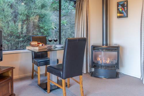 Fantail Cottage - Akaroa Holiday Home
