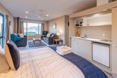 Fantail Cottage - Akaroa Holiday Home