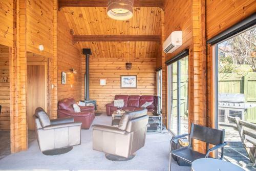 Akaroa Escape - Akaroa Holiday Home