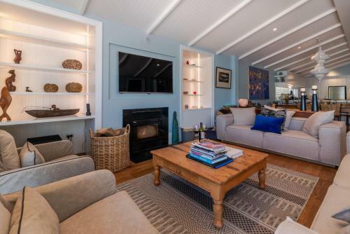 Paradise Palms - Akaroa Holiday Apartment