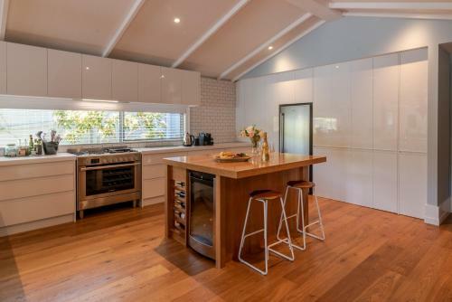 Paradise Palms - Akaroa Holiday Apartment