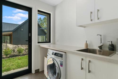 Mountain View Villa - Arrowtown Holiday Home