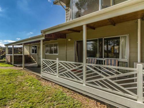 Raetihi Garden Spa Villa - Raetihi Holiday Home