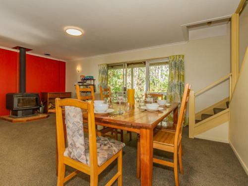 Raetihi Garden Spa Villa - Raetihi Holiday Home