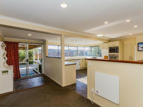 Raetihi Garden Spa Villa - Raetihi Holiday Home