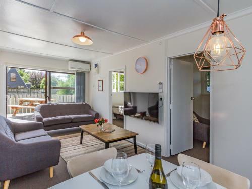 Ruapehu Rendezvous - Ohakune Holiday Home