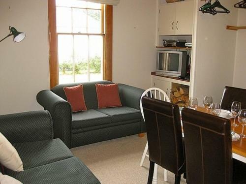 Railway Cottage - Ohakune Holiday Home