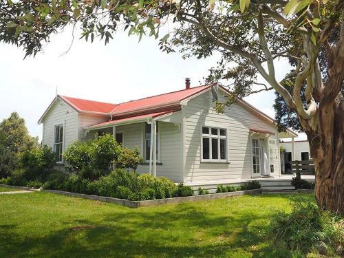 Monty's Cottage - Greytown Cottage