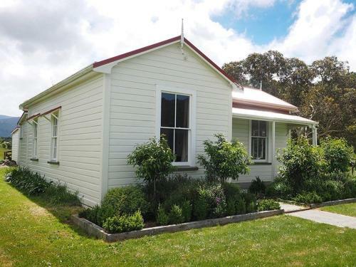 Monty's Cottage - Greytown Cottage