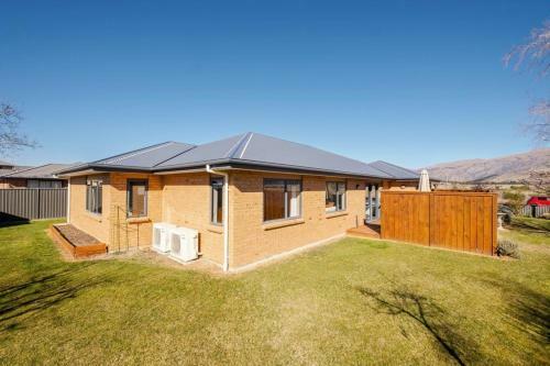 Seldom Inn - Cromwell Holiday Home