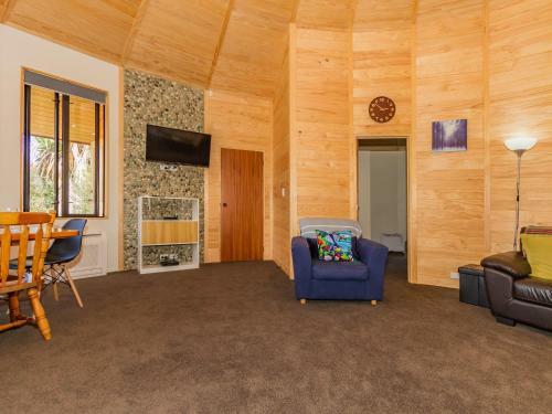 The Snowglobe - Ohakune Modern Yurt Style Chalet