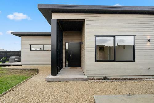 Cedar House - Martinborough Holiday Home