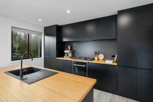 Cedar House - Martinborough Holiday Home