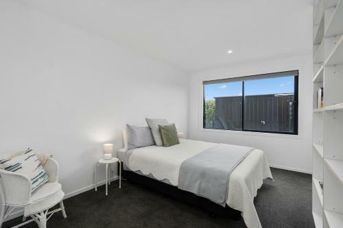 Cedar House - Martinborough Holiday Home