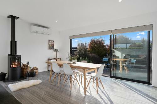 Cedar House - Martinborough Holiday Home