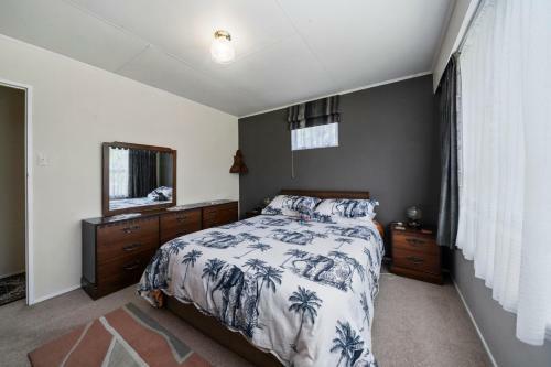 Serengeti On East - Greytown Holiday Home