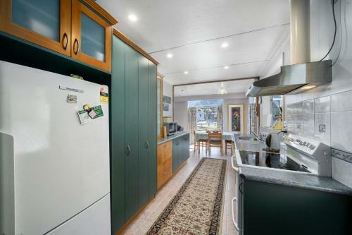 Serengeti On East - Greytown Holiday Home