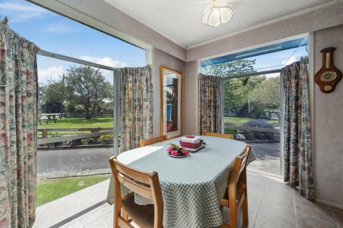 Serengeti On East - Greytown Holiday Home