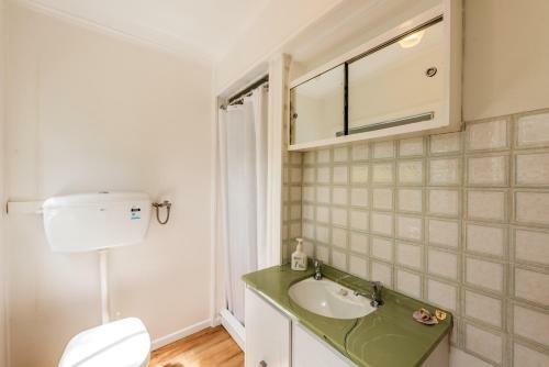 The Island Gem - Waiheke Holiday Home