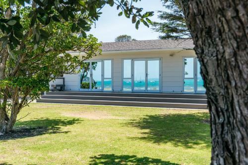 Number Six - Oneroa Holiday Home