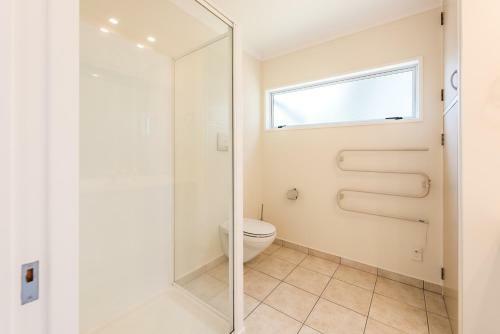 Number Six - Oneroa Holiday Home