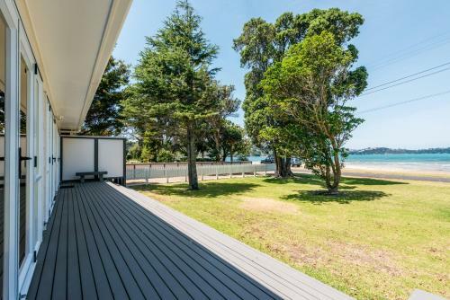 Number Six - Oneroa Holiday Home