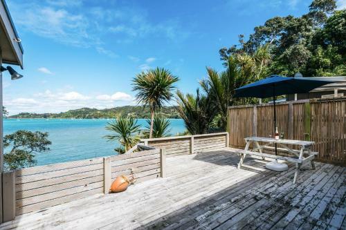 Beachfront Seclusion - Oneroa Holiday Home