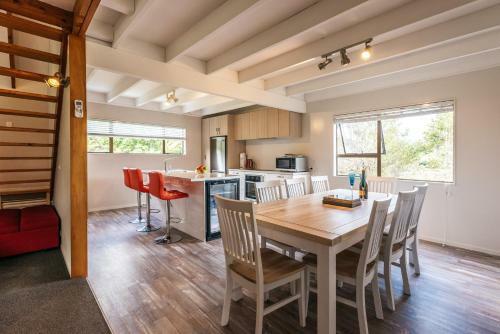 Oneroa Oasis - Waiheke Island Holiday Home