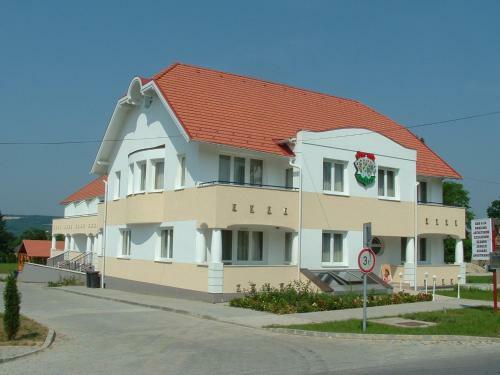 Tri�sz Aparthotel