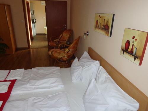Nyirfa Apartmanh�z