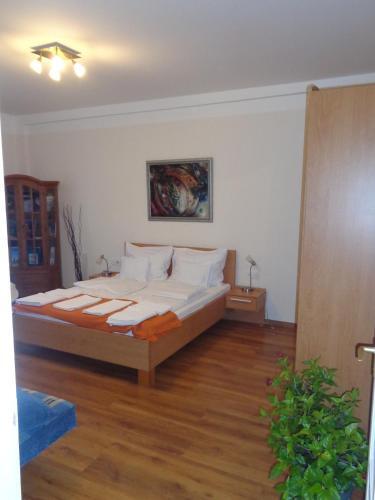 Nyirfa Apartmanh�z