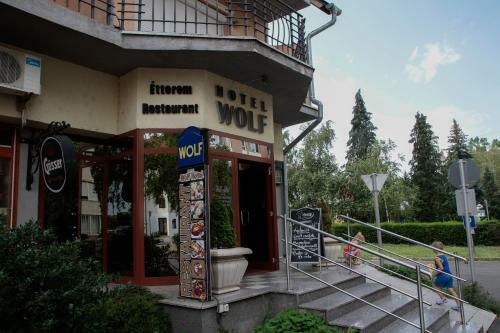 Wolf Hotel