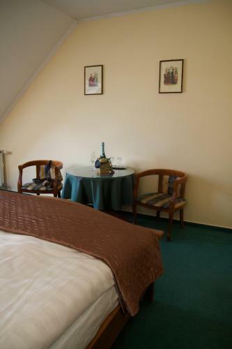 Plat�n Hotel & �tterem