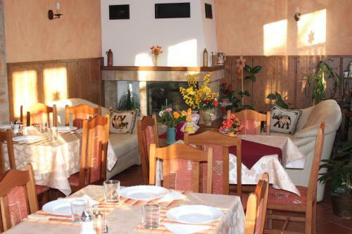 Rozmann Family Panzi� & Apartmanhaz
