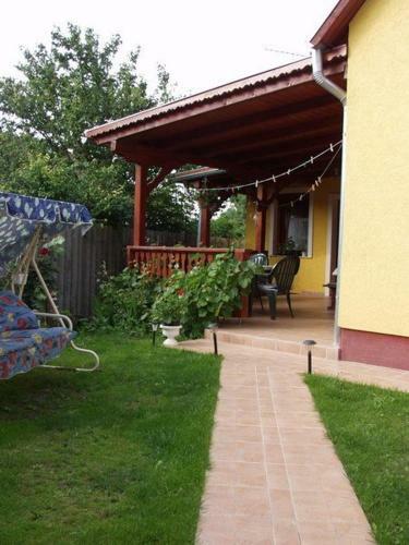 Hostal Z�ch Kl�ra Utcai Apartman