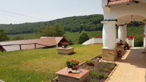 Bed & Breakfast P�los Resort