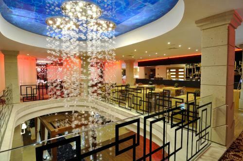 Hotel Cascade Resort & Spa