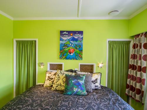 The Greenwood - Motueka Holiday Home