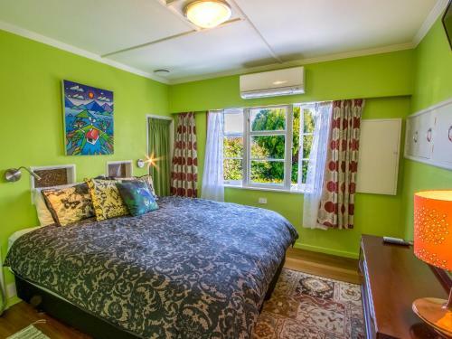 The Greenwood - Motueka Holiday Home