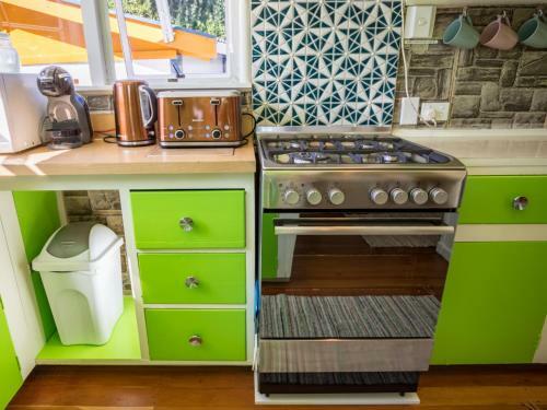The Greenwood - Motueka Holiday Home