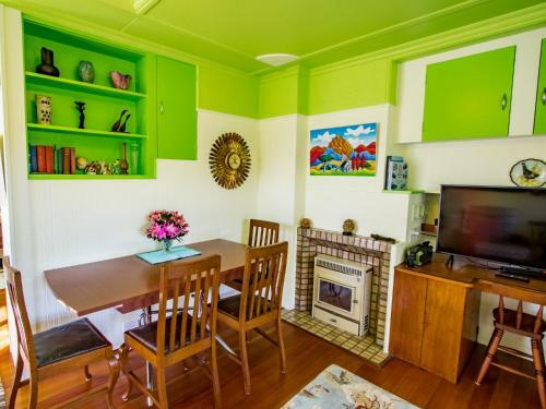 The Greenwood - Motueka Holiday Home