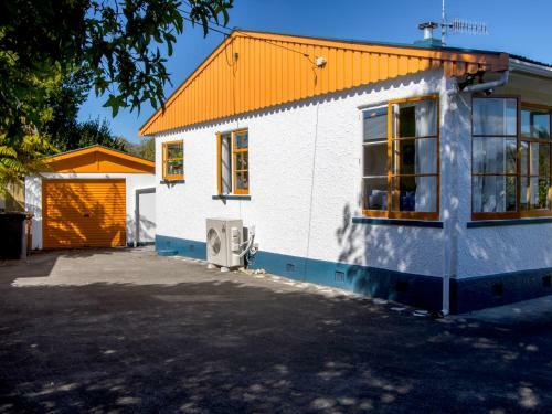 The Greenwood - Motueka Holiday Home