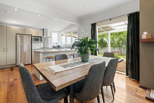 Brooklands Cottage - Martinborough Holiday Home