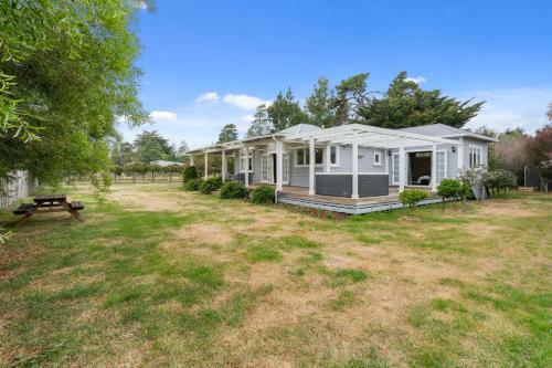 Brooklands Cottage - Martinborough Holiday Home