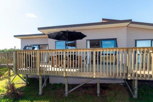 Belvedere - Cable Bay Holiday Home
