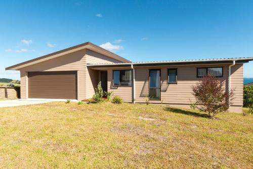 Belvedere - Cable Bay Holiday Home