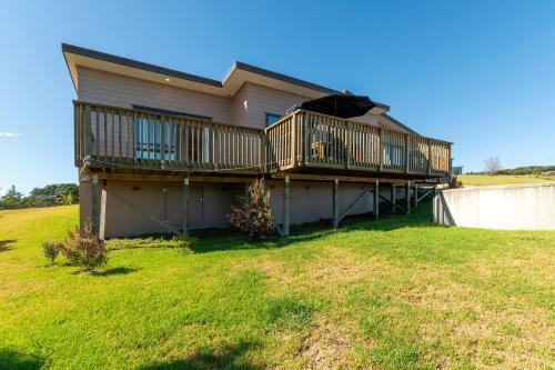 Belvedere - Cable Bay Holiday Home