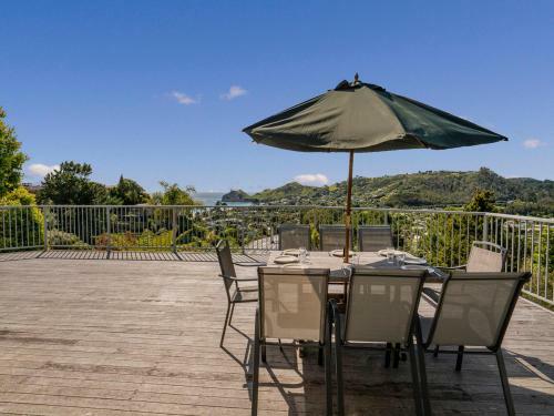 At Cathedral Cove - Hahei Holiday Home