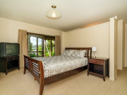 At Cathedral Cove - Hahei Holiday Home