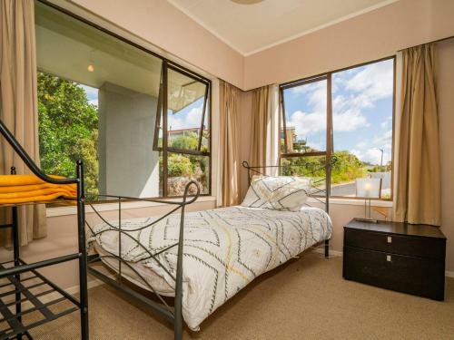 At Cathedral Cove - Hahei Holiday Home